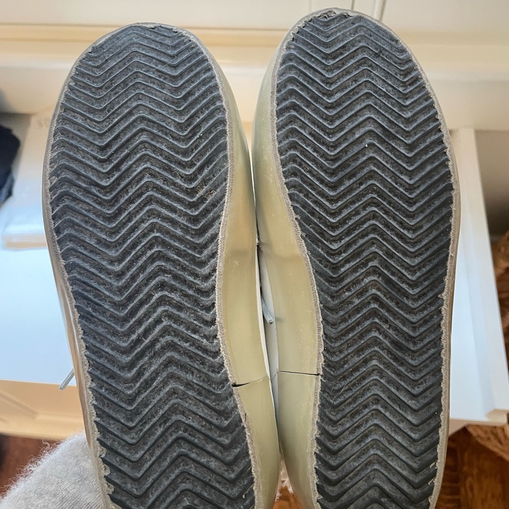 Superstar shearling-lined distressed leather sneakers - Picture 7 of 7